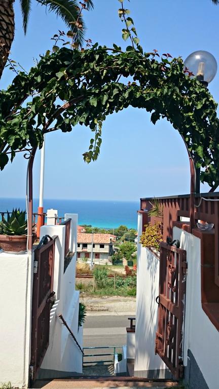 San Carlo - Terrazzo Sul Mare Con Ristorante E Pizzeria Bed & Breakfast Zambrone Eksteriør bilde